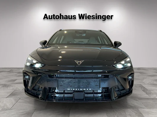 Bild eines Leon SP Kombi TRIBE e-HYBRID 150/204