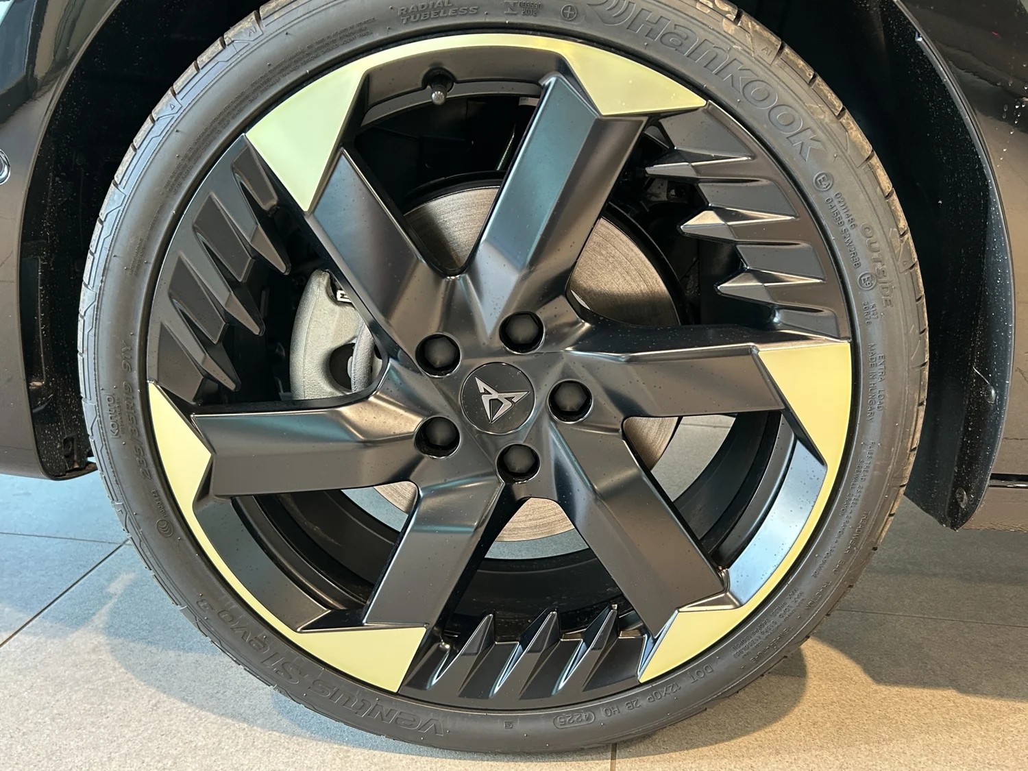 Bild eines Leon SP Kombi TRIBE e-HYBRID 150/204