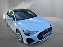 Audi A3 Limousine 35 TFSI S line in Gletscherweiß Metallic