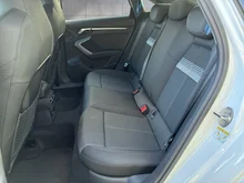 Audi A3 Limousine 35 TFSI S line in Gletscherweiß Metallic