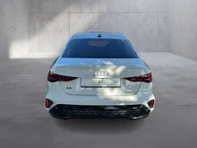 Audi A3 Limousine 35 TFSI S line in Gletscherweiß Metallic