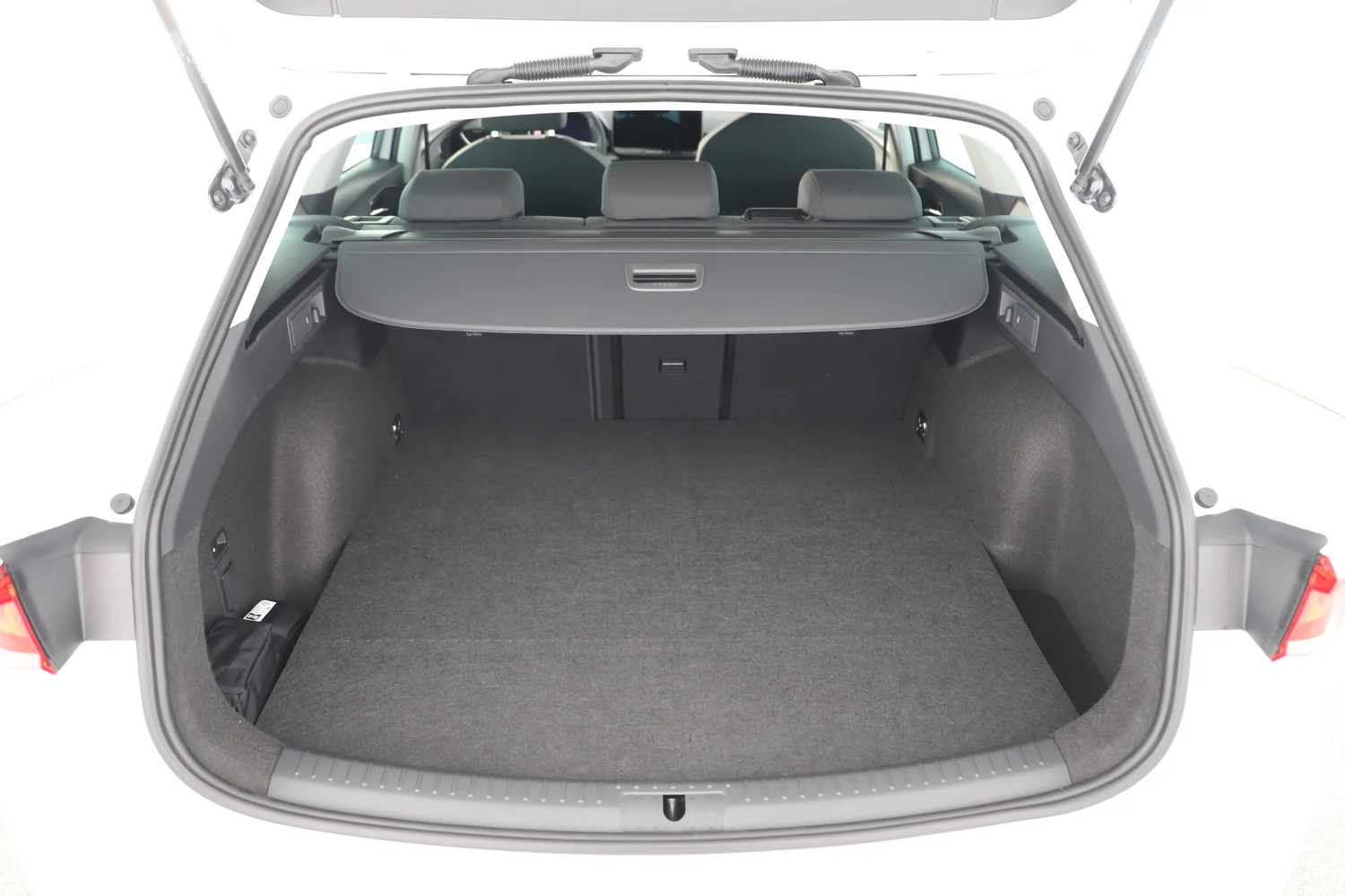 Bild eines SEAT Leon SP Kombi Style e-HYBRID 150/204 DSG