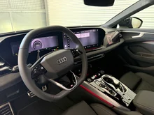 Audi A6 Avant e-hybrid quattro 220 kW in Mitternachtsgrün Metallic