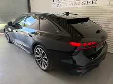 Audi A6 Avant e-hybrid quattro 220 kW in Mitternachtsgrün Metallic