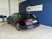Audi A6 Avant 40 TDI quattro Sport in dunkelblau - metallic
