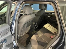 Audi A6 Avant 40 TDI quattro Sport in dunkelblau - metallic