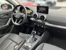 Audi Q2 35 TDI quattro S line in 0E Mythosschwarz Metallic