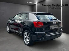 Audi Q2 35 TDI quattro S line in 0E Mythosschwarz Metallic