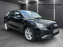 Audi Q2 35 TDI quattro S line in 0E Mythosschwarz Metallic