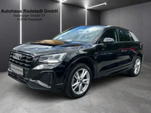 Audi Q2 35 TDI quattro S line in 0E Mythosschwarz Metallic