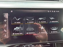 Audi Q8 50 e-tron quattro business in Magnetgrau