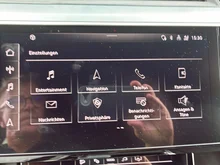 Audi Q8 50 e-tron quattro business in Magnetgrau