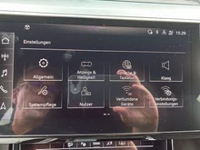 Audi Q8 50 e-tron quattro business in Magnetgrau