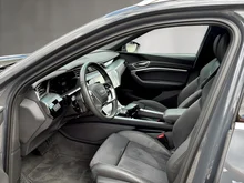 Audi Q8 50 e-tron quattro business in Magnetgrau