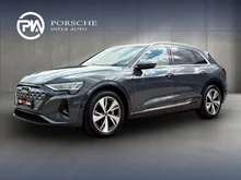 Audi Q8 50 e-tron quattro business in Magnetgrau