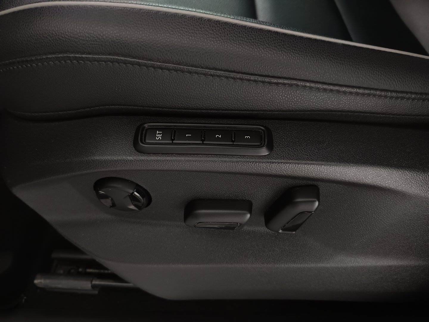 VW Tiguan Comfortline TDI SCR | Bild 32 von 34