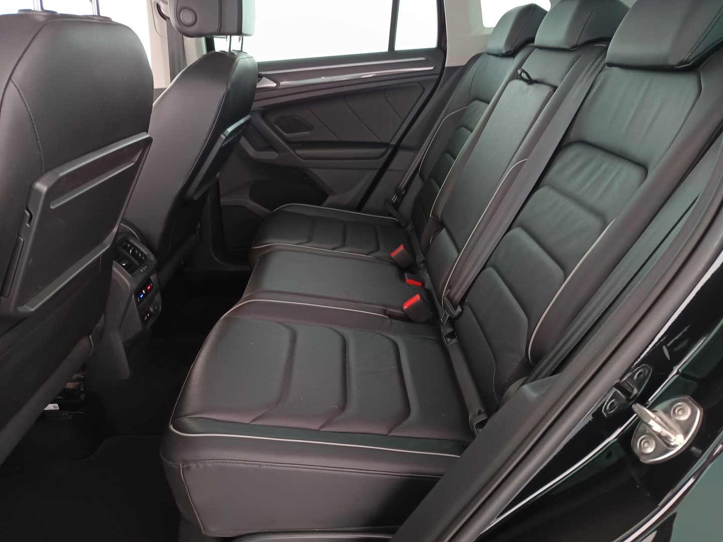 VW Tiguan Comfortline TDI SCR | Bild 28 von 34