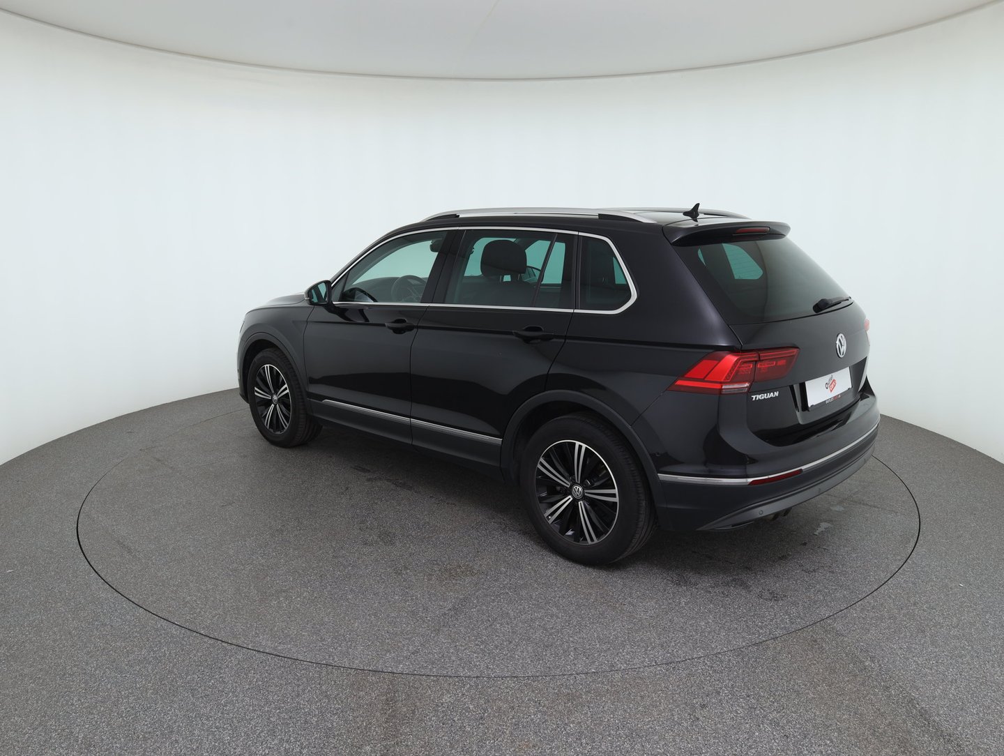 VW Tiguan Comfortline TDI SCR | Bild 7 von 34