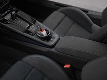 Porsche 911 Carrera 4 GTS in schiefergrau neo