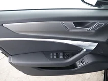 Audi A6 Avant 40 TDI quattro Sport in MYTHOSSCHWARZ METALLIC