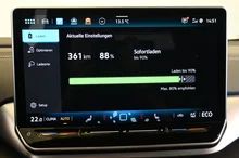 VW ID.4 Pro 4MOTION 210 kW Business in Mondsteingrau Dach schwarz