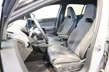 VW ID.4 Pro 4MOTION 210 kW Business in Mondsteingrau Dach schwarz