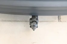 VW ID.4 Pro 4MOTION 210 kW Business in Mondsteingrau Dach schwarz