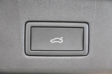 VW ID.4 Pro 4MOTION 210 kW Business in Mondsteingrau Dach schwarz