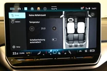 VW ID.4 Pro 4MOTION 210 kW Business in Mondsteingrau Dach schwarz