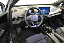 VW ID.4 Pro 4MOTION 210 kW Business in Mondsteingrau Dach schwarz