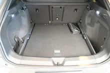 VW ID.4 Pro 4MOTION 210 kW Business in Mondsteingrau Dach schwarz