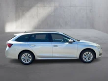 Škoda Octavia Combi Selection TDI DSG in Brillant-Silber Metallic