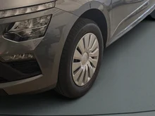 Škoda Kamiq Essence TSI in Graphit-Grau Metallic