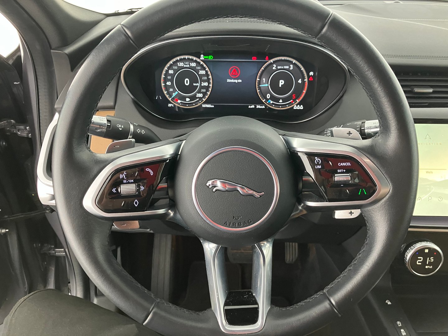 Jaguar E-Pace 2.0DI4 D180 AWD 17" Aut. | Bild 4 von 13
