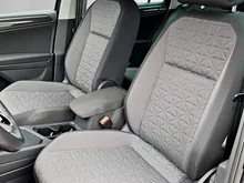 VW Tiguan Life TDI DSG in Deep Black Perleffekt