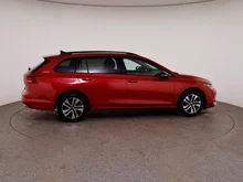 VW Golf Variant Life mHeV TSI DSG in KINGS RED METALLIC