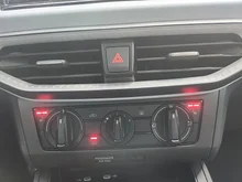 SEAT Arona Reference Edition 1.0 TSI in Nacht-Schwarz Metallic