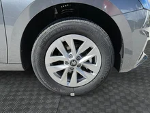 Škoda Fabia Essence TSI in Graphit-Grau Metallic