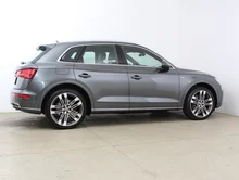 Audi Q5 45 TDI quattro Sport in daytonagrau perleffekt