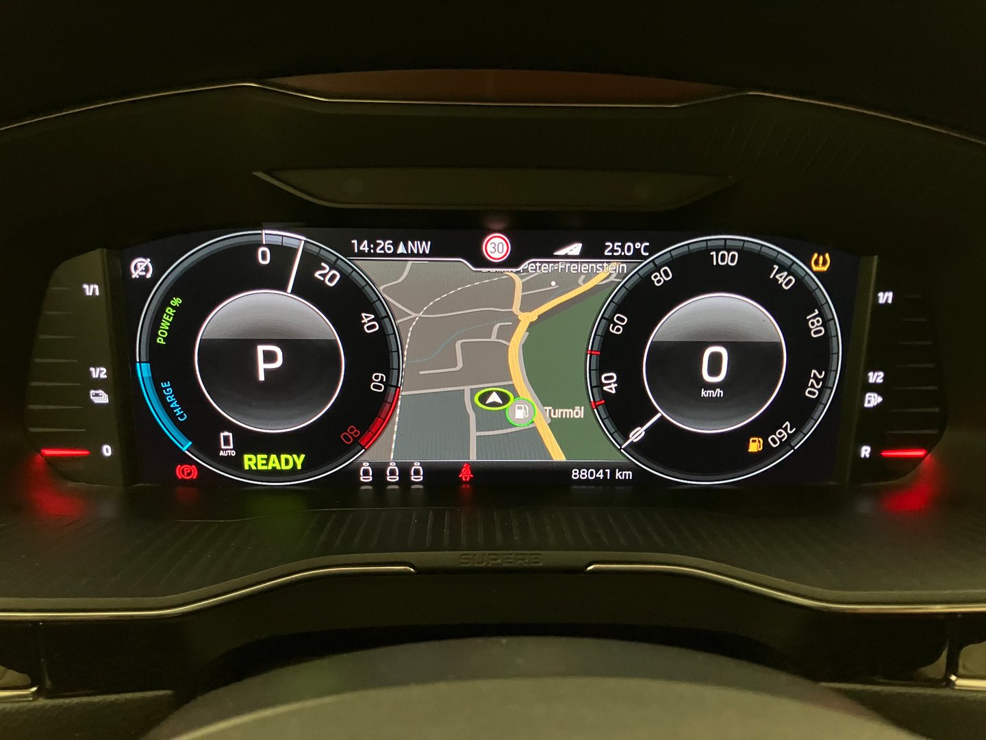 Škoda SUPERB Combi iV SPORTLINE DSG | Bild 16 von 32