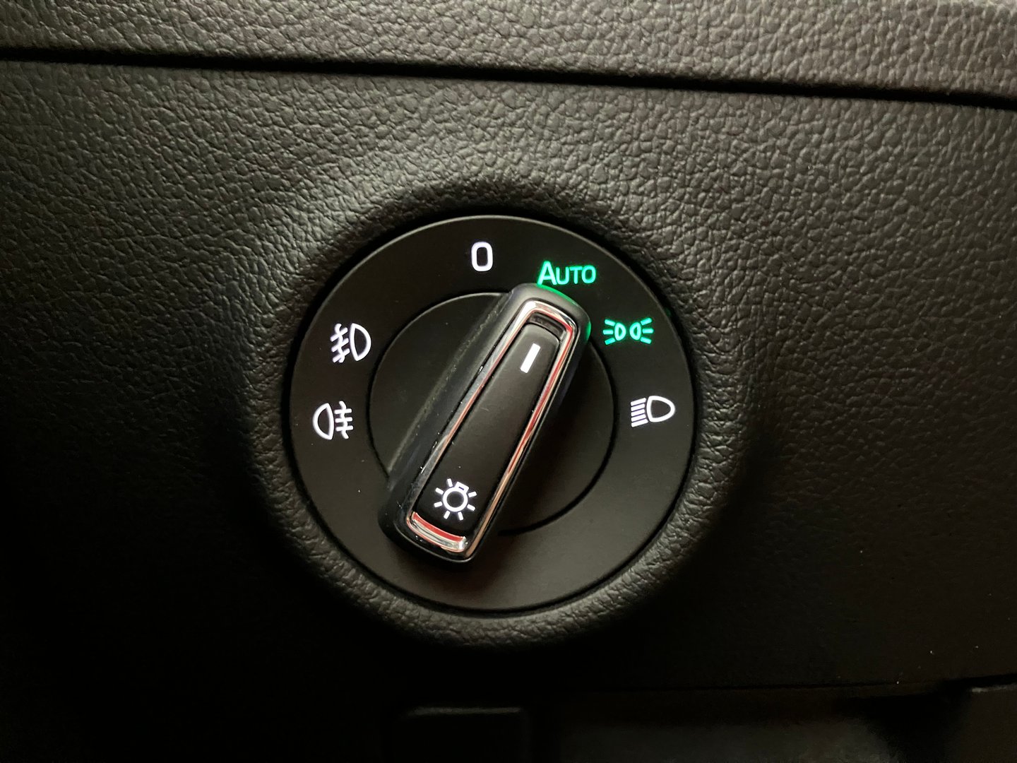 Škoda SUPERB Combi iV SPORTLINE DSG | Bild 10 von 32