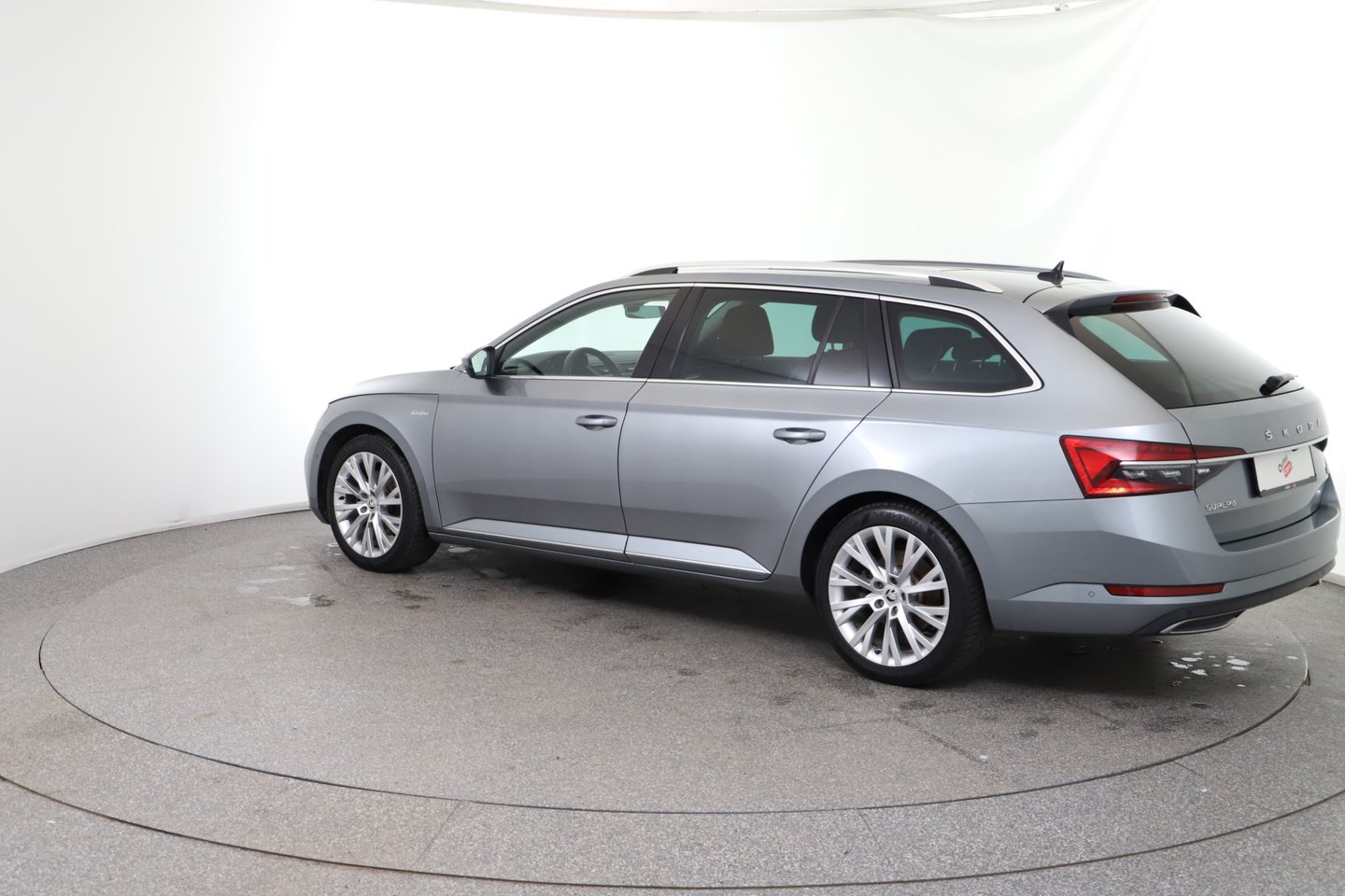Škoda SUPERB Combi iV SPORTLINE DSG | Bild 3 von 32