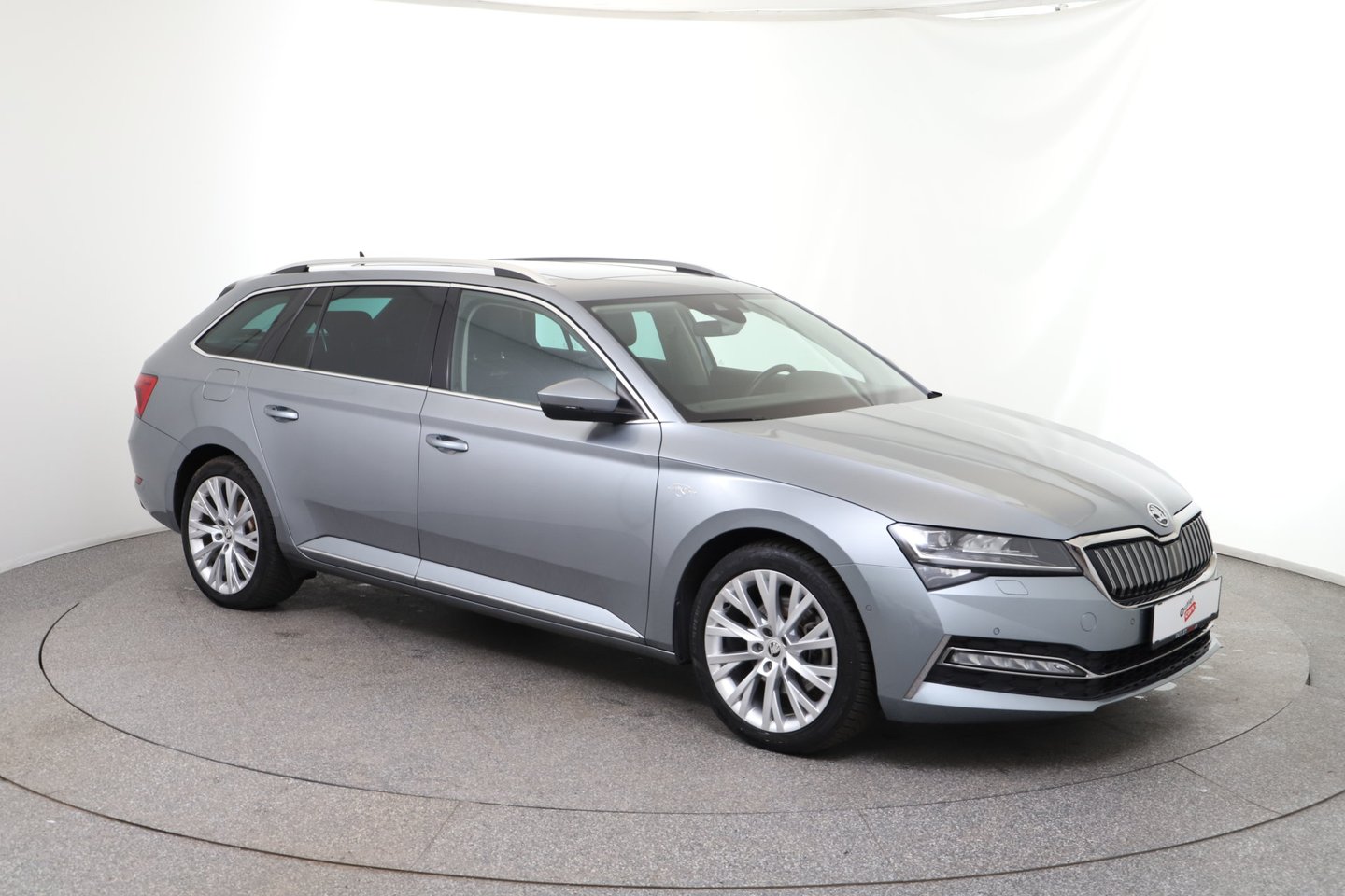 Škoda SUPERB Combi iV SPORTLINE DSG | Bild 7 von 32