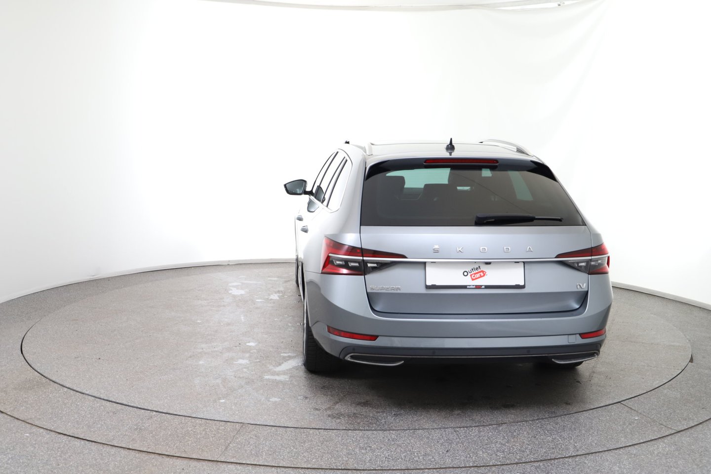 Škoda SUPERB Combi iV SPORTLINE DSG | Bild 4 von 32