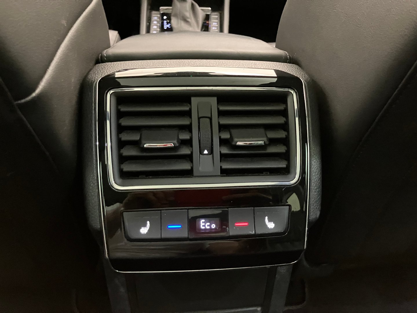 Škoda SUPERB Combi iV SPORTLINE DSG | Bild 27 von 32