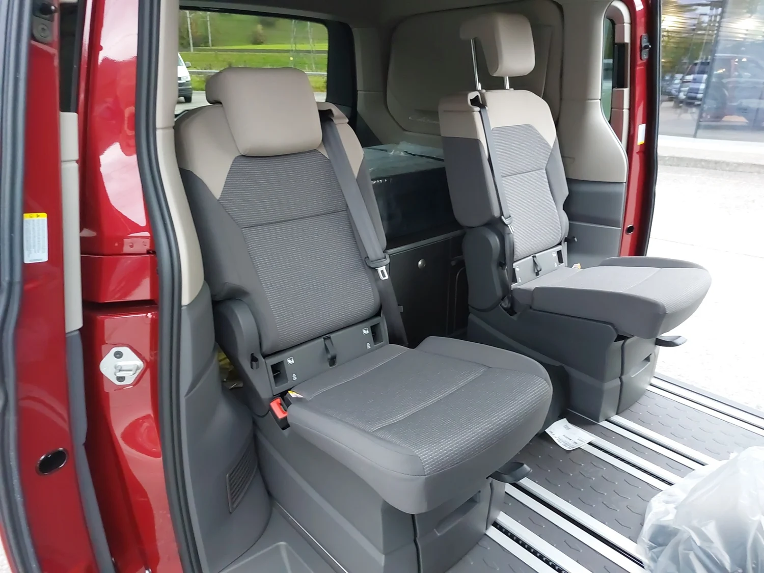 Bild eines California Beach Camper eHyb. 180 kW 4M