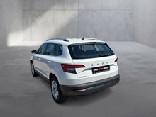 Škoda Karoq Ambition 125 TDI in Alaska-Weiß