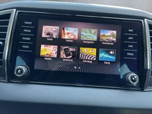 Škoda Karoq Ambition 125 TDI in Alaska-Weiß
