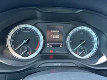 Škoda Karoq Ambition 125 TDI in Alaska-Weiß