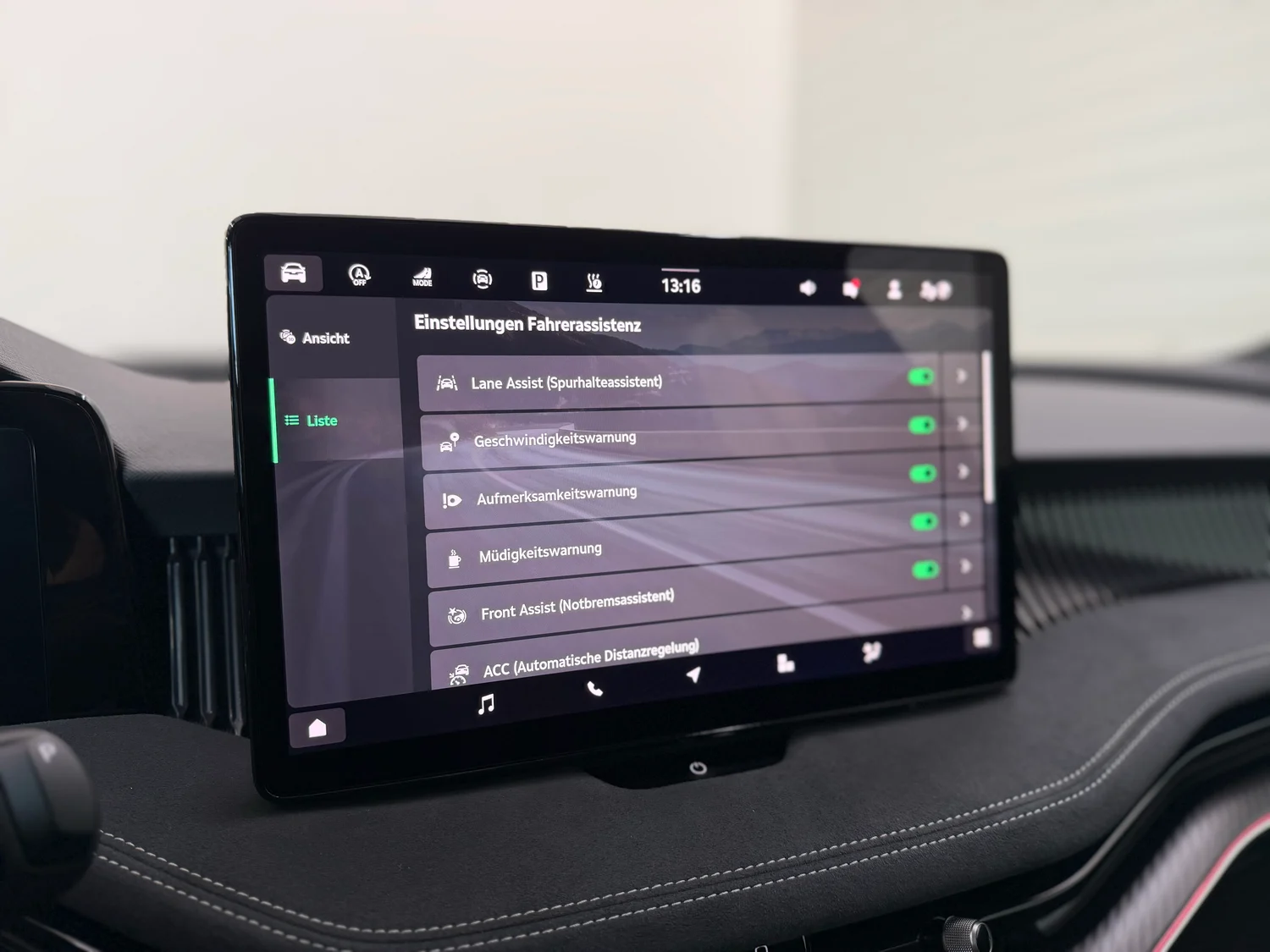 Bild eines Škoda Superb Combi 4x4 Sportline TDI DSG